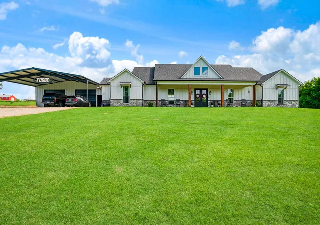 Photo 3 of Single family home for sale at 700 Cr 44430, Paris, TX 75460 | MLS# 21333949 | Listing updated on 2026-07-20