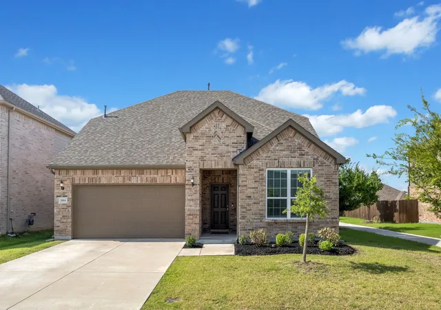 Photo 4 of Single family home for sale at 984 Manuel Dr, Fate, TX 75087 | MLS# 21330695 | Listing updated on 2026-10-07