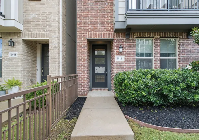 3rd image of 1011 Tea Olive Ln, Dallas, TX 75212 | MLS# 21333961