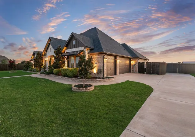 Photo 2 of Single family home for sale at 6031 Waggoner Wy, Midlothian, TX 76065 | MLS# 21333194 | Listing updated on 2026-10-02