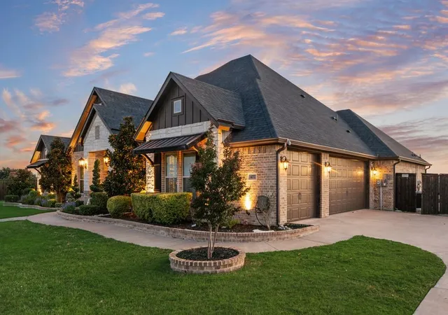 Photo 3 of Single family home for sale at 6031 Waggoner Wy, Midlothian, TX 76065 | MLS# 21333194 | Listing updated on 2026-10-02