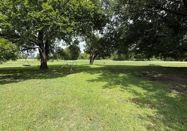 Photo 2 of Sale Pending at 4324 W Park Row Blvd, Corsicana, TX 75110 | MLS# 21334733 | Listing updated on 2026-07-24