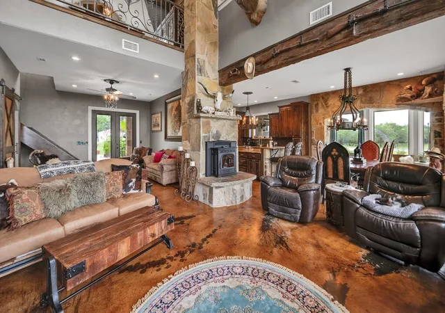 Photo 2 of Single family home for sale at 5004 Gholson Rd, Waco, TX 76705 | MLS# 21329772 | Listing updated on 2026-07-18