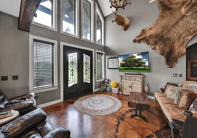 Photo 3 of Single family home for sale at 5004 Gholson Rd, Waco, TX 76705 | MLS# 21329772 | Listing updated on 2026-07-18