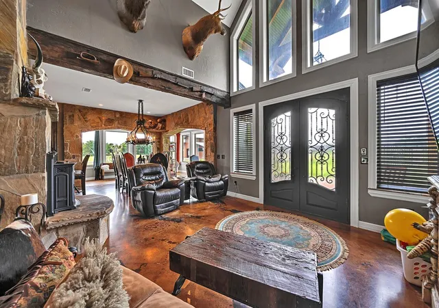 Photo 4 of Single family home for sale at 5004 Gholson Rd, Waco, TX 76705 | MLS# 21329772 | Listing updated on 2026-07-18