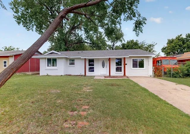 Photo 3 of Sale Pending at 6208 Fenway St, Dallas, TX 75217 | MLS# 21330324 | Listing updated on 2026-08-09