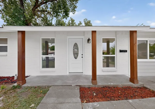 Photo 4 of Sale Pending at 6208 Fenway St, Dallas, TX 75217 | MLS# 21330324 | Listing updated on 2026-08-09