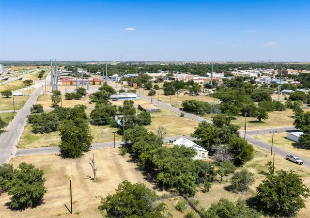 Photo 1 of Land for sale at 1116 Houston St, Vernon, TX 76384 | MLS# 21334741 | Listing updated on 2026-10-06