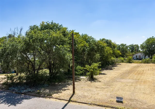 Photo 3 of Land for sale at 1116 Houston St, Vernon, TX 76384 | MLS# 21334741 | Listing updated on 2026-10-06