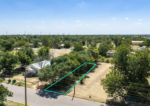 Photo 4 of Land for sale at 1116 Houston St, Vernon, TX 76384 | MLS# 21334741 | Listing updated on 2026-10-06