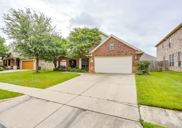 Photo 2 of Single family home for sale at 812 Valley Ridge Rd, Burleson, TX 76028 | MLS# 21333266 | Listing updated on 2026-08-18