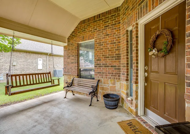 Photo 3 of Single family home for sale at 812 Valley Ridge Rd, Burleson, TX 76028 | MLS# 21333266 | Listing updated on 2026-08-18