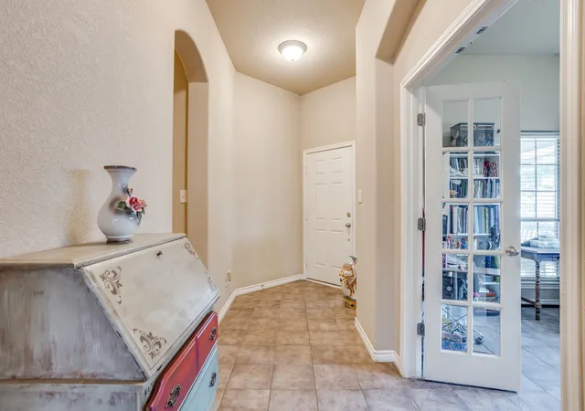 Photo 4 of Single family home for sale at 812 Valley Ridge Rd, Burleson, TX 76028 | MLS# 21333266 | Listing updated on 2026-08-18