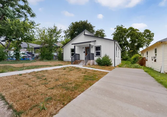 Photo 3 of Single family home for sale at 1531 Iowa Ave, Dallas, TX 75216 | MLS# 21331604 | Listing updated on 2026-08-05