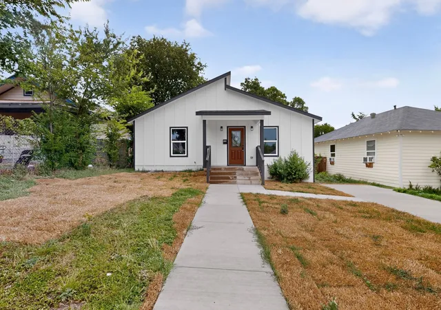 Photo 3 of Single family home for sale at 1531 Iowa Ave, Dallas, TX 75216 | MLS# 21331604 | Listing updated on 2026-08-05