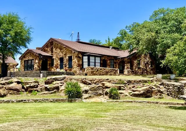Single family home for sale at 124 S 3Rd St, Jacksboro, TX 76458 | MLS# 21334763