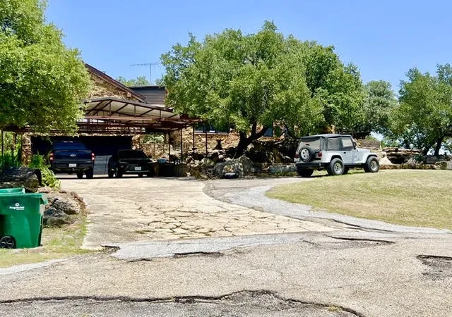 Photo 2 of Single family home for sale at 124 S 3rd St, Jacksboro, TX 76458 | MLS# 21334763 | Listing updated on 2026-08-18