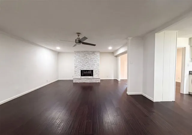 3rd image of 725 Ridgecrest Dr, Irving, TX 75060 | MLS# 21334790