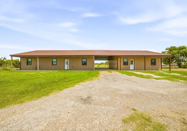 Photo 2 of Single family home for sale at 341 Wesley Chapel Rd, Jacksboro, TX 76458 | MLS# 21333906 | Listing updated on 2026-09-01