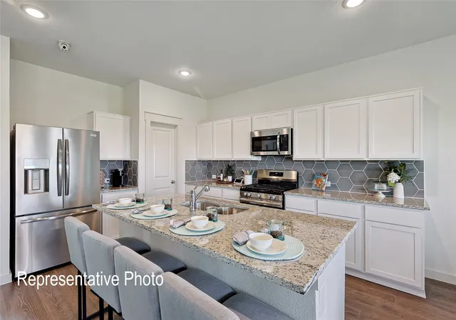Photo 2 of Sale Pending at 137 John Laurens Dr, Venus, TX 76084 | MLS# 21334813 | Listing updated on 2026-09-01