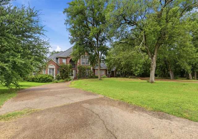 Photo 3 of Single family home for sale at 351 Cattlebaron Parc Dr, Fort Worth, TX 76108 | MLS# 21332417 | Listing updated on 2026-07-18