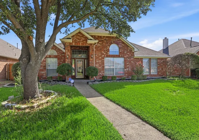 Photo 3 of Single family home for sale at 1718 Creek Valley Rd, Mesquite, TX 75181 | MLS# 21334468 | Listing updated on 2026-09-18