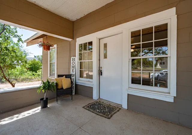 Photo 2 of Single family home for sale at 720 E Mcharg St, Stamford, TX 79553 | MLS# 21334134 | Listing updated on 2026-08-31