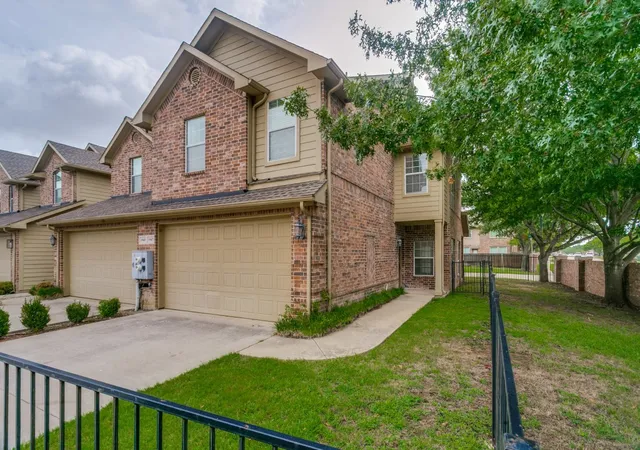 Photo 1 of Townhouse for sale at 1947 Sherburne St, Lewisville, TX 75067 | MLS# 21333795 | Listing updated on 2026-07-21