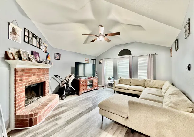 Photo 2 of Single family home for sale at 123 Breanna Wy, Waxahachie, TX 75165 | MLS# 21334577 | Listing updated on 2026-07-18