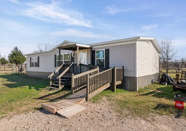 Photo 3 of Manufactured home for sale at 1639 Elm Lake Rd, Riesel, TX 76682 | MLS# 21334876 | Listing updated on 2026-07-18