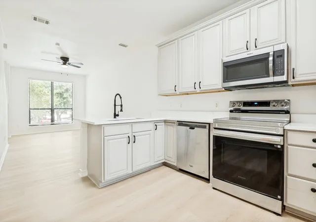1st image of 120 Nemo Ct, Arlington, TX 76010 | MLS# 21333690