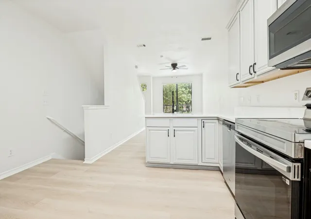 3rd image of 120 Nemo Ct, Arlington, TX 76010 | MLS# 21333690