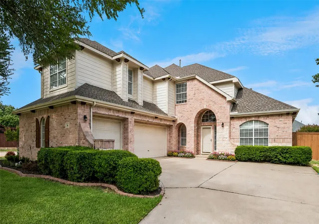 1st image of 44 Creekside Dr, Trophy Club, TX 76262 | MLS# 21329239