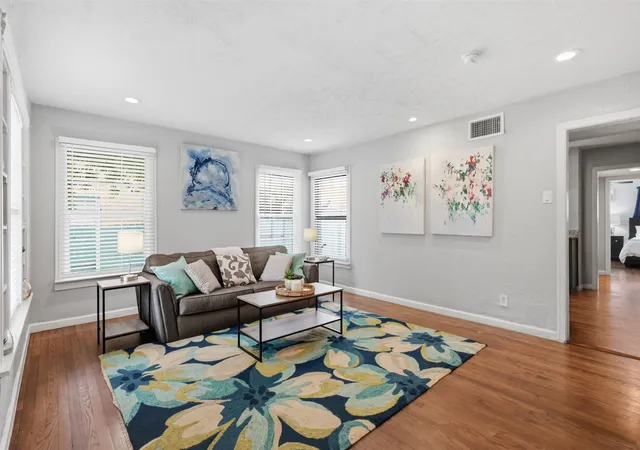 Photo 3 of Multi family home for sale at 610 Winston St, Dallas, TX 75208 | MLS# 21334312 | Listing updated on 2026-08-21
