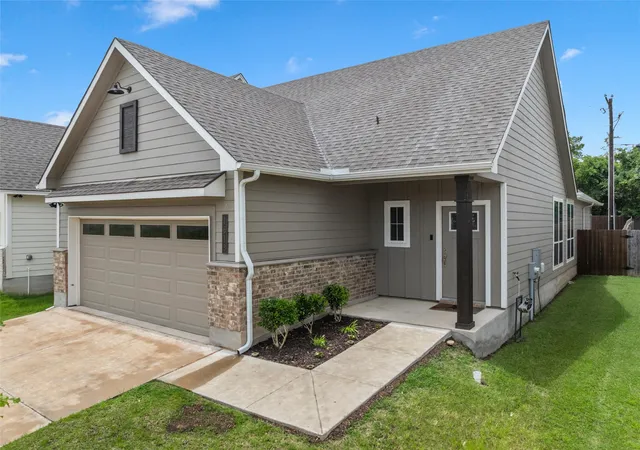 Photo 4 of Single family home for sale at 1613 Elise Ave, Waco, TX 76706 | MLS# 21334008 | Listing updated on 2026-08-04