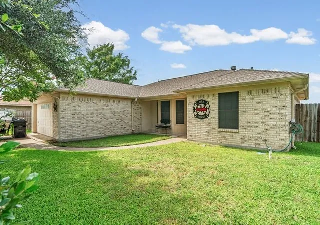 Photo 2 of Single family home for sale at 3712 Peperport Dr, Greenville, TX 75402 | MLS# 21334695 | Listing updated on 2026-09-16