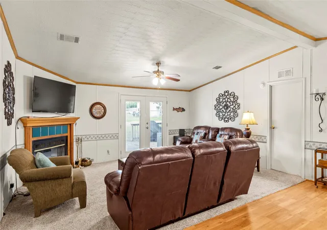 Photo 3 of Manufactured home for sale at 10245 Northlake Cir, Kemp, TX 75143 | MLS# 21333178 | Listing updated on 2026-09-27