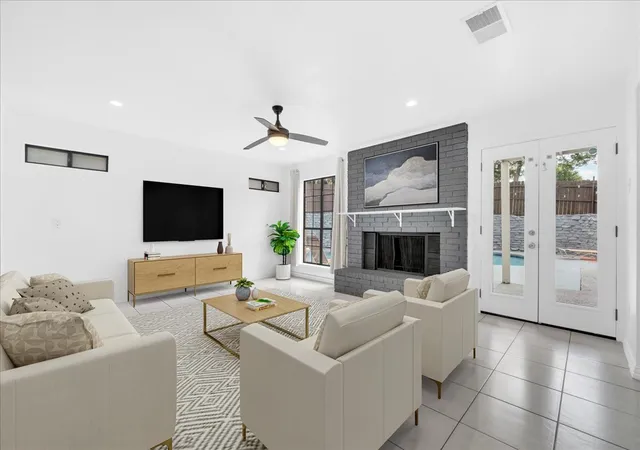 Photo 1 of Single family home for sale at 392 Creekwood Dr, Lancaster, TX 75146 | MLS# 21331825 | Listing updated on 2026-08-22