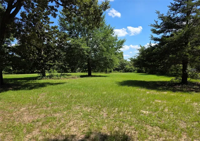 Photo 2 of Single family home for sale at 4221 Pine Wood Trl, Larue, TX 75770 | MLS# 21322990 | Listing updated on 2026-09-01