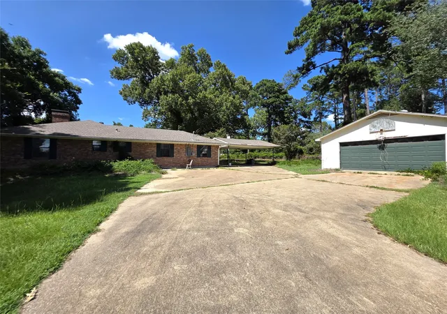 Photo 4 of Single family home for sale at 4221 Pine Wood Trl, Larue, TX 75770 | MLS# 21322990 | Listing updated on 2026-09-01