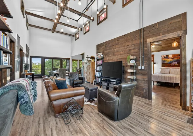 Photo 3 of Single family home for sale at 1831 Chapman Ct, Aledo, TX 76008 | MLS# 21331739 | Listing updated on 2026-08-22