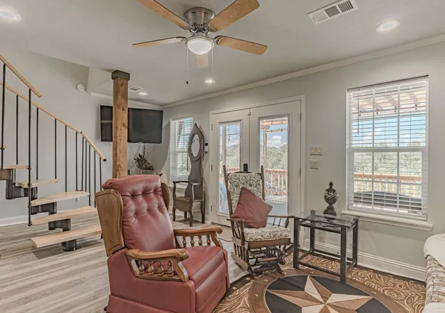 Photo 3 of Single family home for sale at 1011 Pawnee Trl, Granbury, TX 76048 | MLS# 21334964 | Listing updated on 2026-08-31