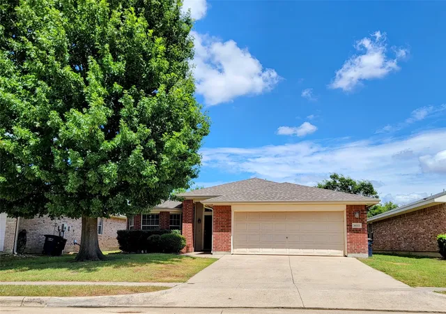 Photo 1 of Single family home for sale at 8033 Summer Stream Dr, Fort Worth, TX 76134 | MLS# 21331612 | Listing updated on 2026-07-18