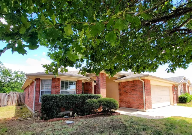 Photo 3 of Single family home for sale at 8033 Summer Stream Dr, Fort Worth, TX 76134 | MLS# 21331612 | Listing updated on 2026-07-18