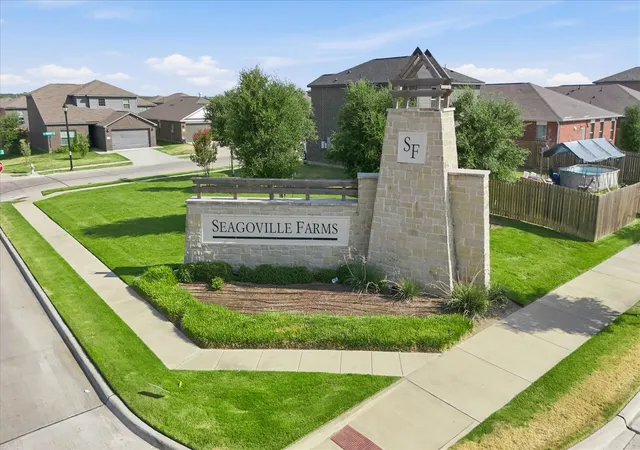 2nd image of 2031 Canterbury Dr, Seagoville, TX 75159 | MLS# 21334934