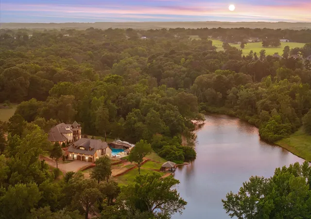 Photo 2 of Single family home for sale at 15381 County Road 463, Lindale, TX 75771 | MLS# 21329453 | Listing updated on 2026-08-22