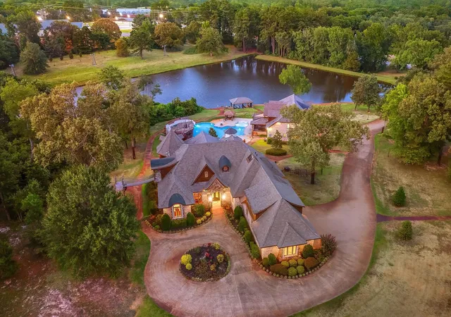 Photo 3 of Single family home for sale at 15381 County Road 463, Lindale, TX 75771 | MLS# 21329453 | Listing updated on 2026-08-22
