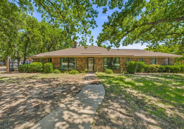 Photo 1 of Single family home for sale at 1513 Mimosa Cir, Graham, TX 76450 | MLS# 21327195 | Listing updated on 2026-09-16