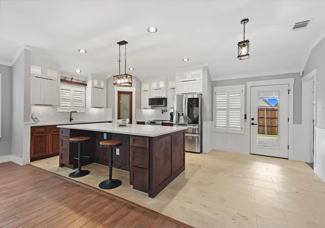 Photo 3 of Single family home for sale at 602 Hearthstone Dr, Lancaster, TX 75146 | MLS# 21332351 | Listing updated on 2026-07-20