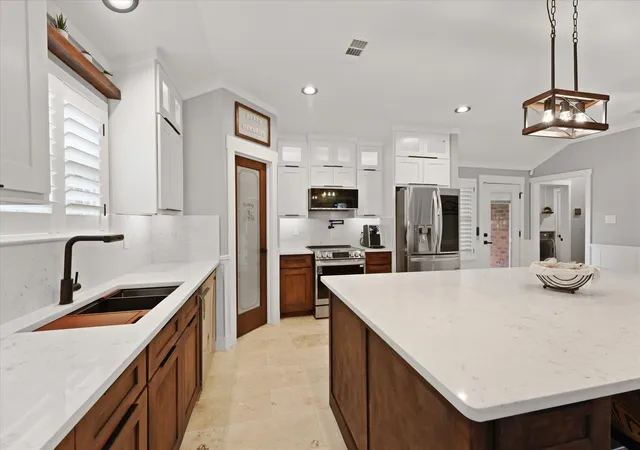 Photo 4 of Single family home for sale at 602 Hearthstone Dr, Lancaster, TX 75146 | MLS# 21332351 | Listing updated on 2026-07-20